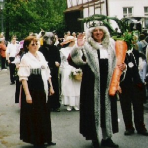 der M&ouml;hrenk&ouml;nig mit seinem Gefolge