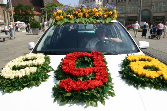 der ega Wagen f&uuml;hrte den Korso an