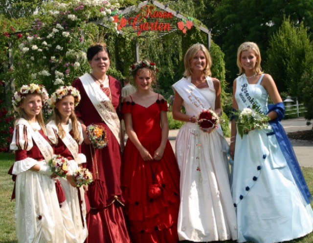 G&auml;ste des 4.  Rosenfestes am 29.06.2003 im Rosengarten auf der ega-Erfurt